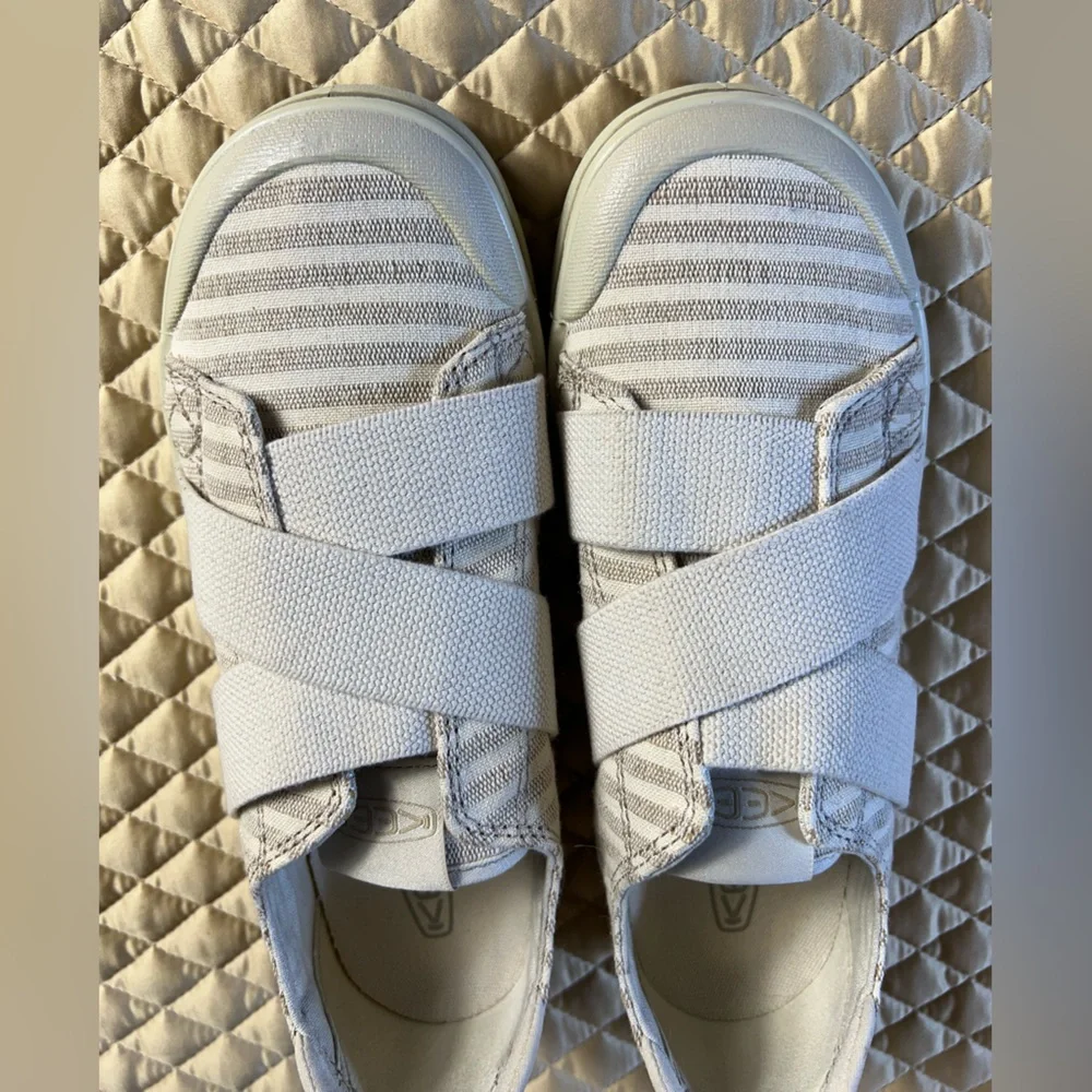 Keen Womens Slip-On Sneakers in Light Gray and White Stripes